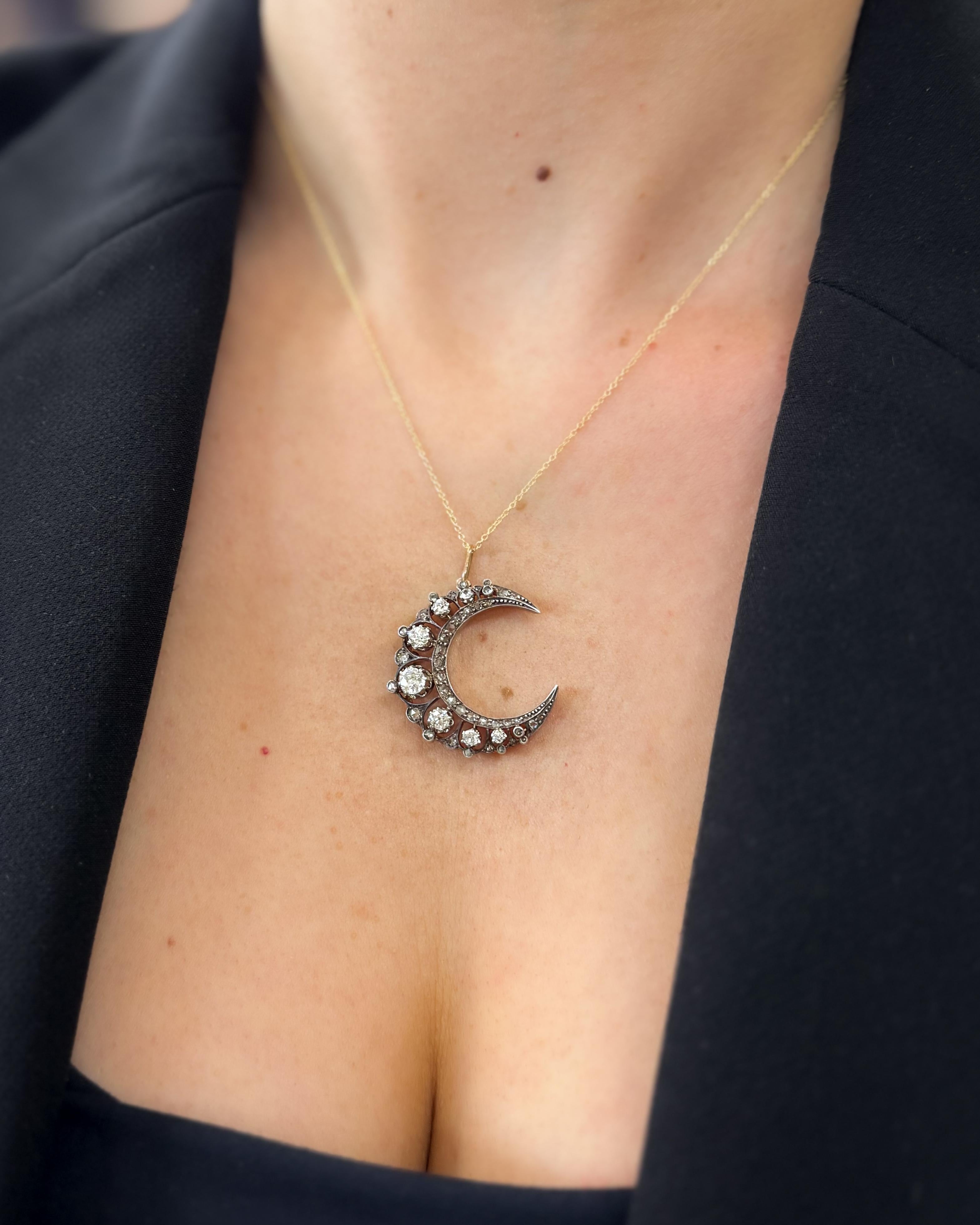Victorian 1.35 Ctw. Diamond Ornate Crescent Moon Pendant Necklace