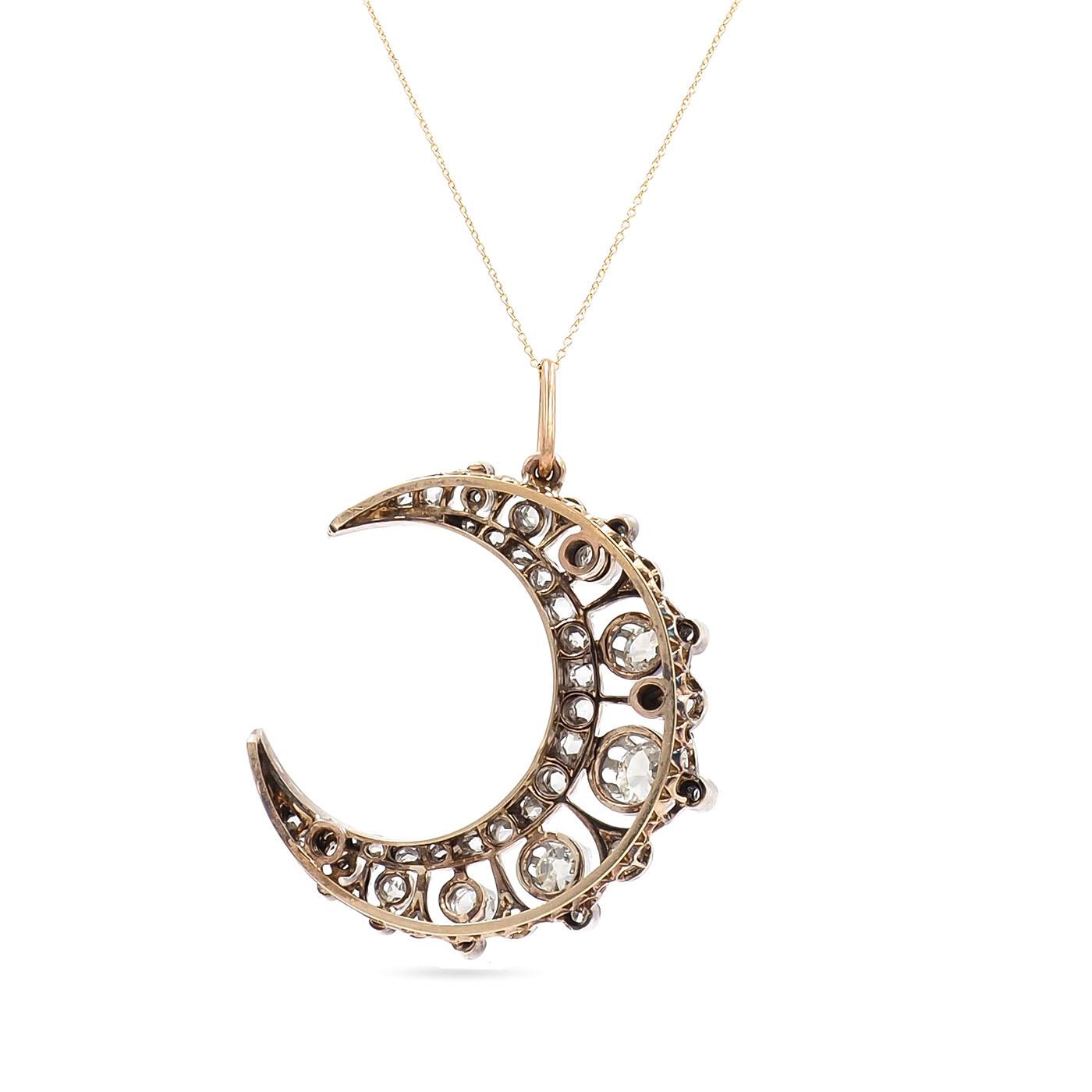 Victorian 1.35 Ctw. Diamond Ornate Crescent Moon Pendant Necklace