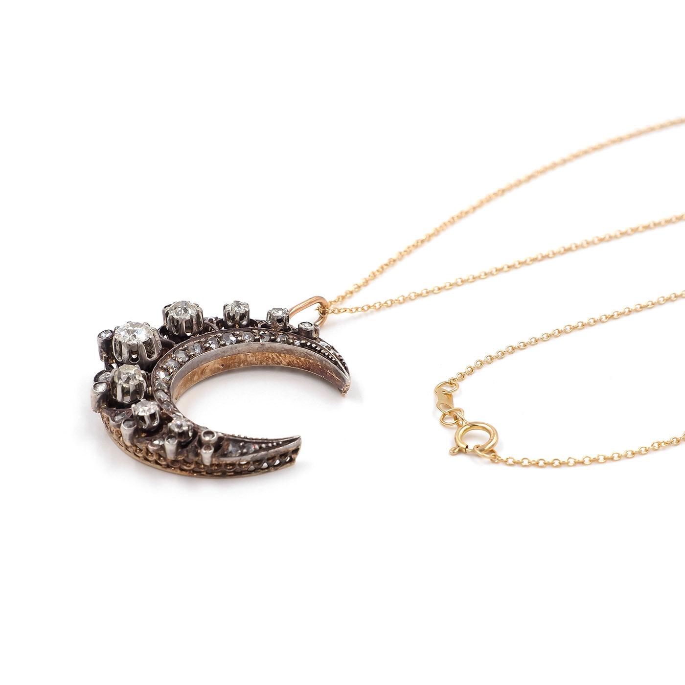 Victorian 1.35 Ctw. Diamond Ornate Crescent Moon Pendant Necklace