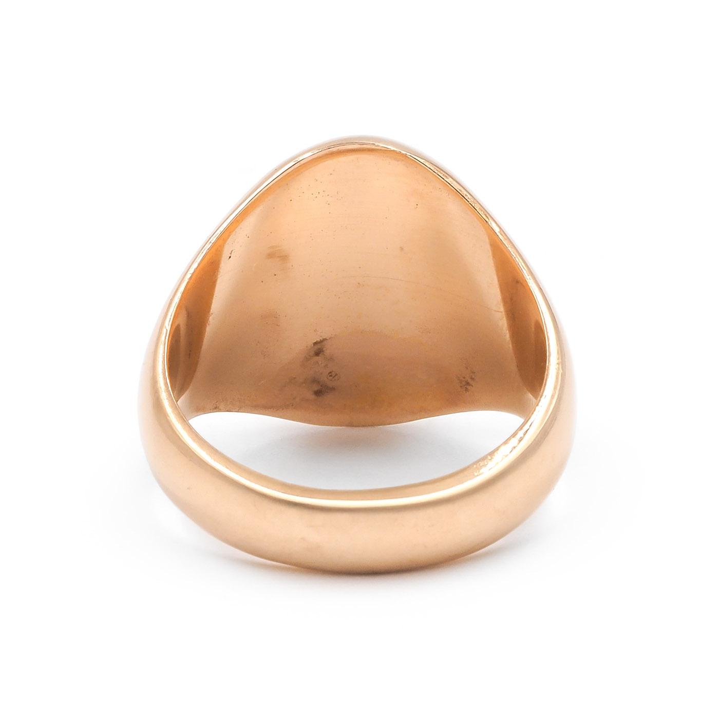 Authentic vintage oval signet ring in polished yellow gold, classic domed face