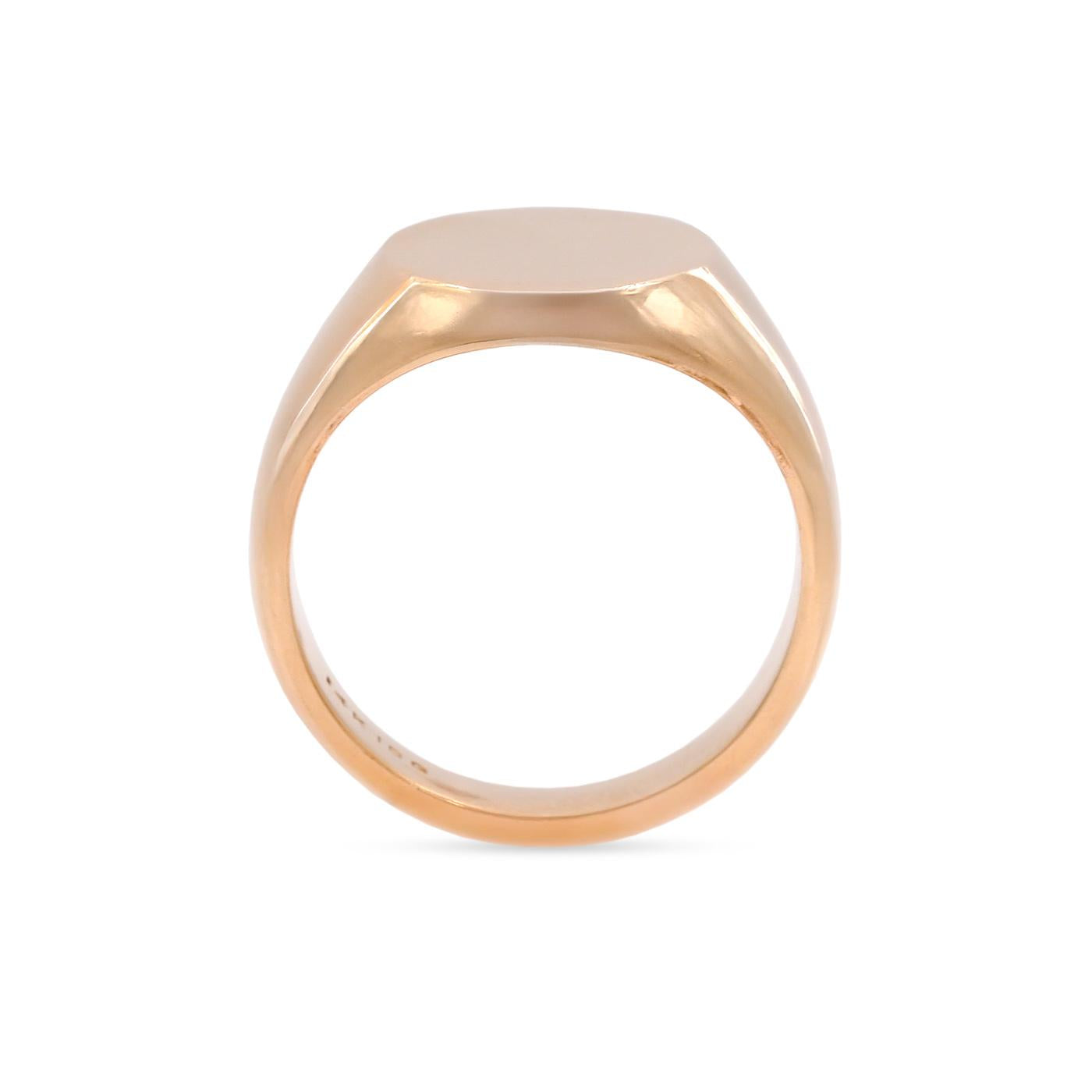 Authentic vintage oval signet ring in polished yellow gold, classic domed face