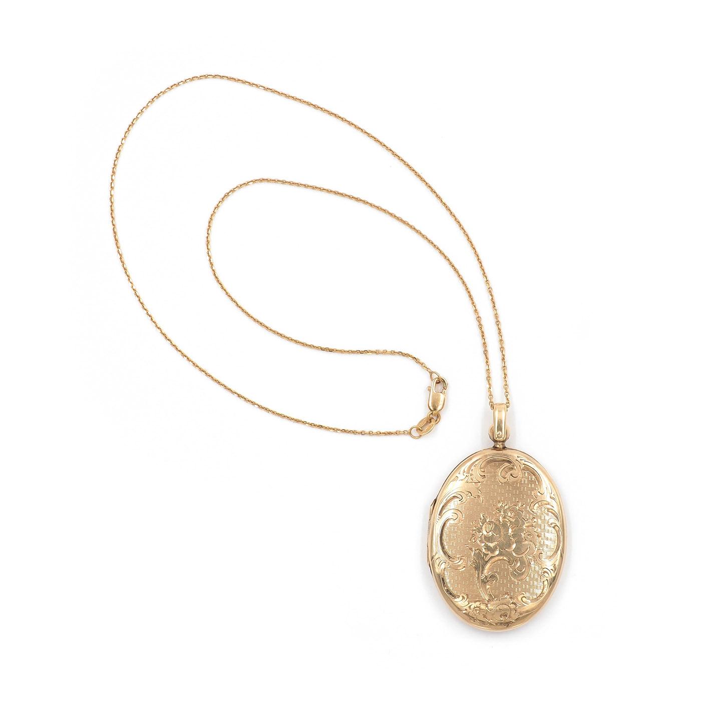 Victorian Ornate Oval Locket Pendant Necklace