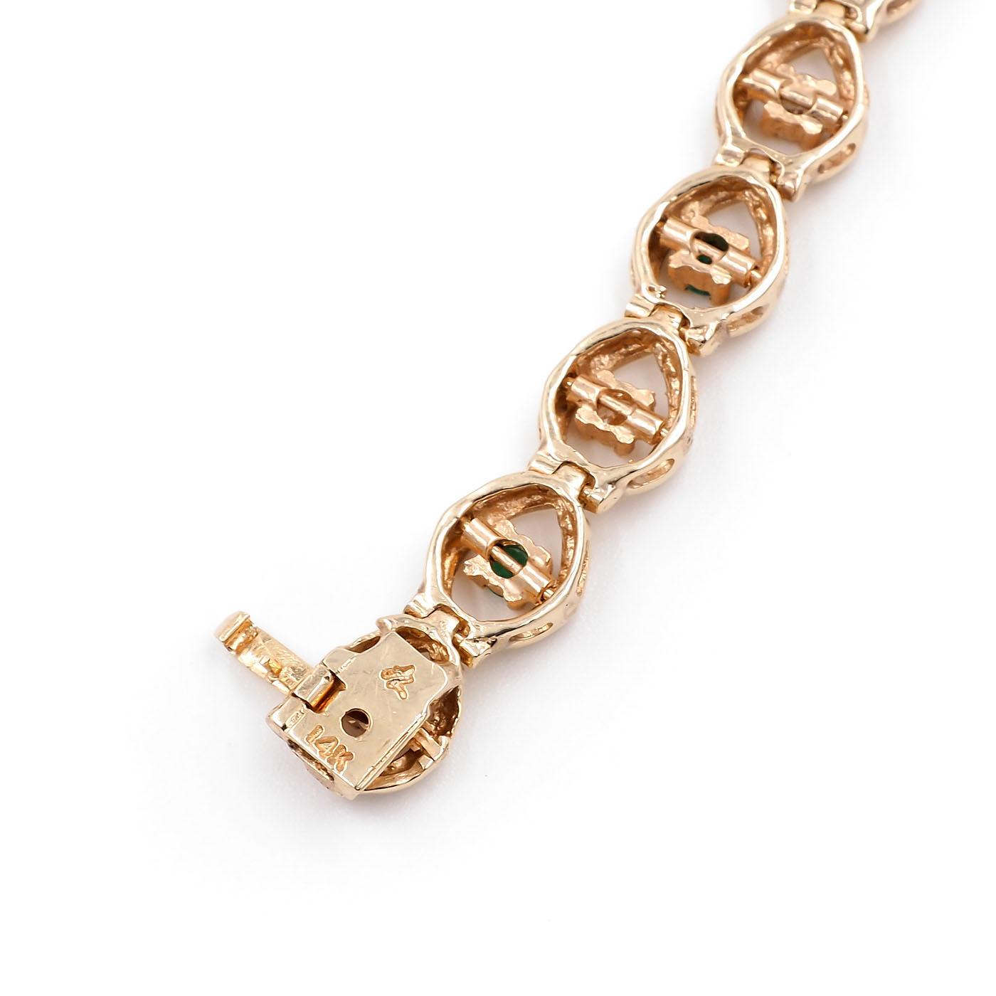 Vintage Diamond & Emerald Oval-Link Gold Bracelet