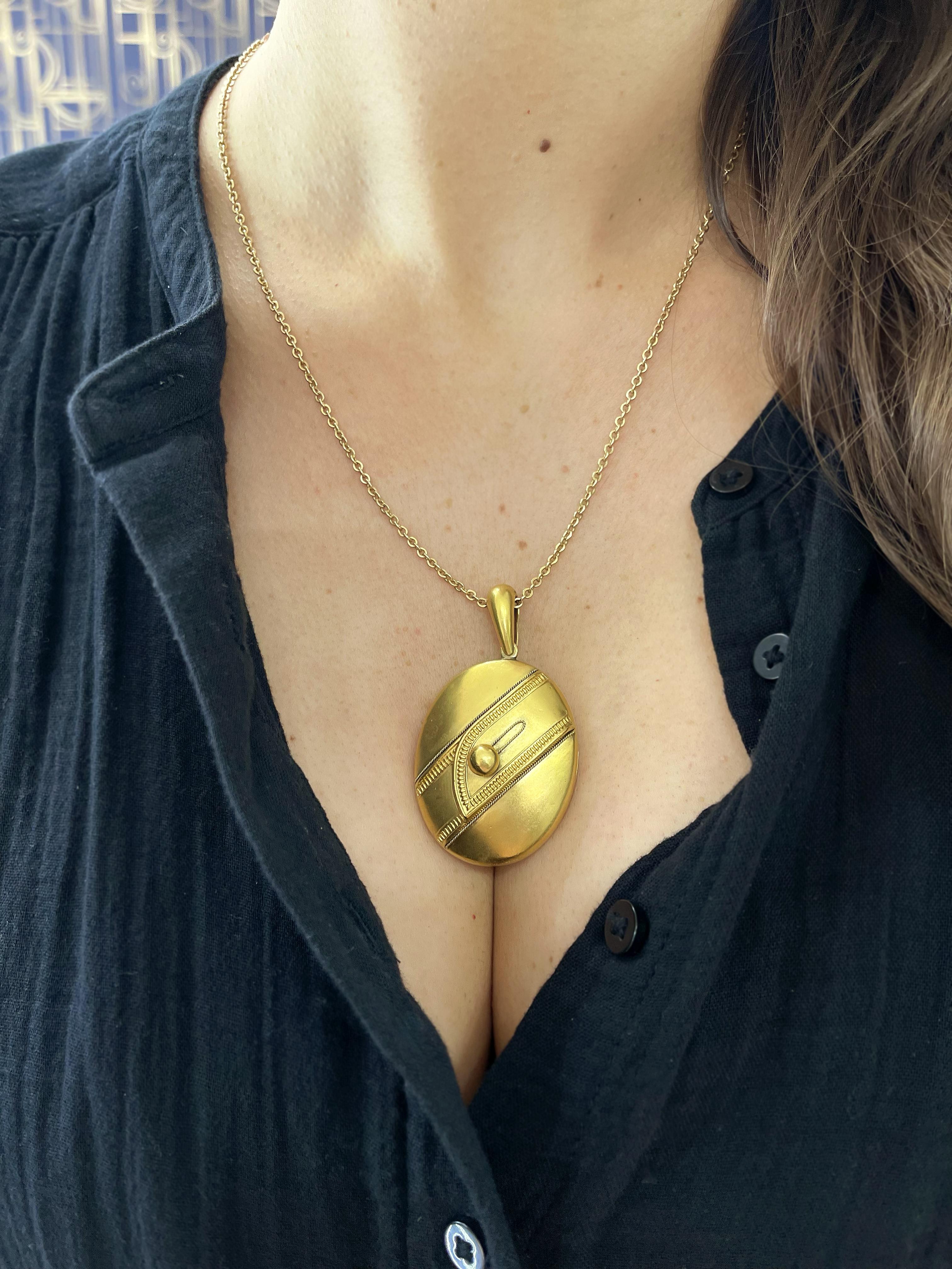 Victorian Buckle-Motif Oval Locket Pendant Necklace