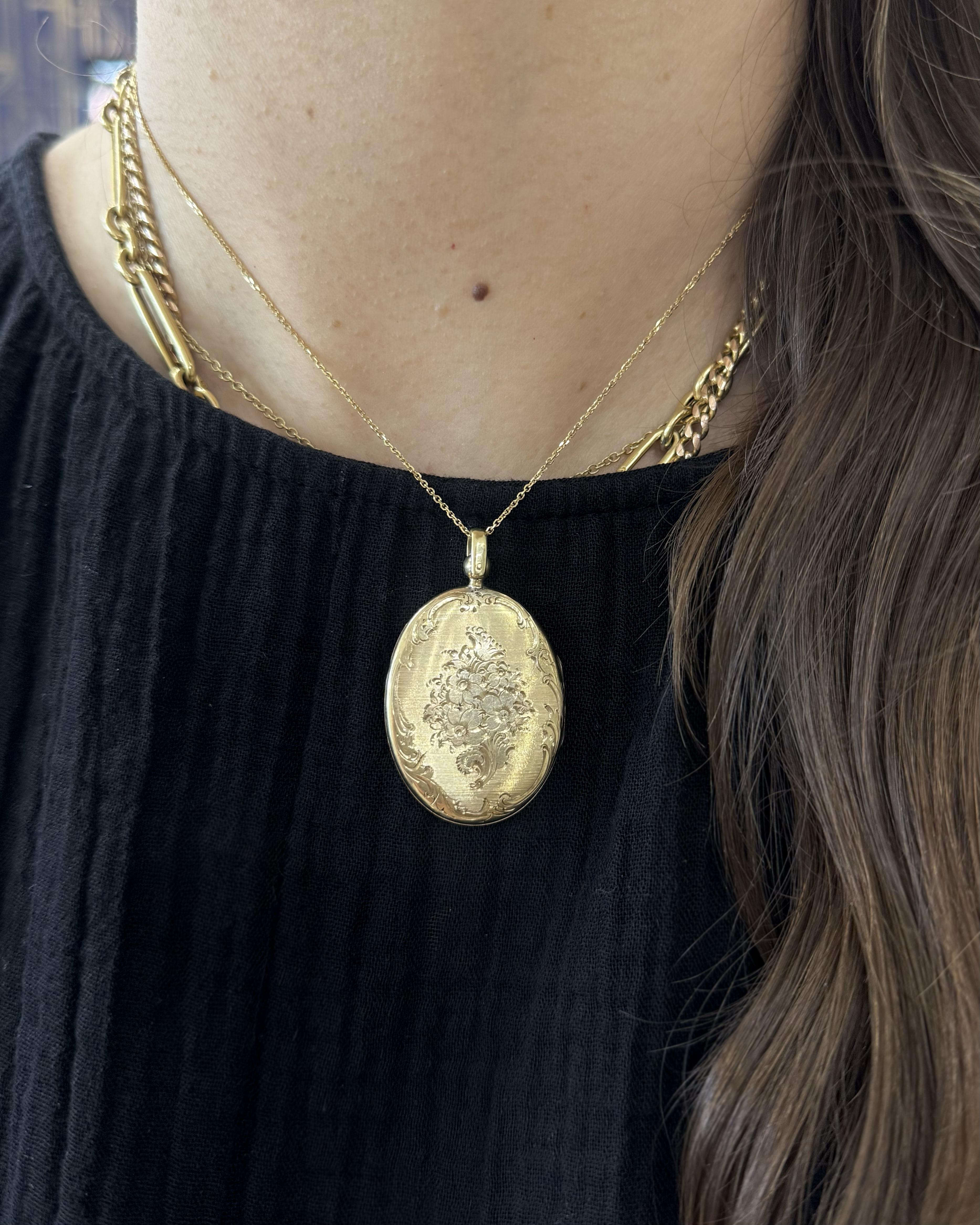 Victorian Ornate Oval Locket Pendant Necklace