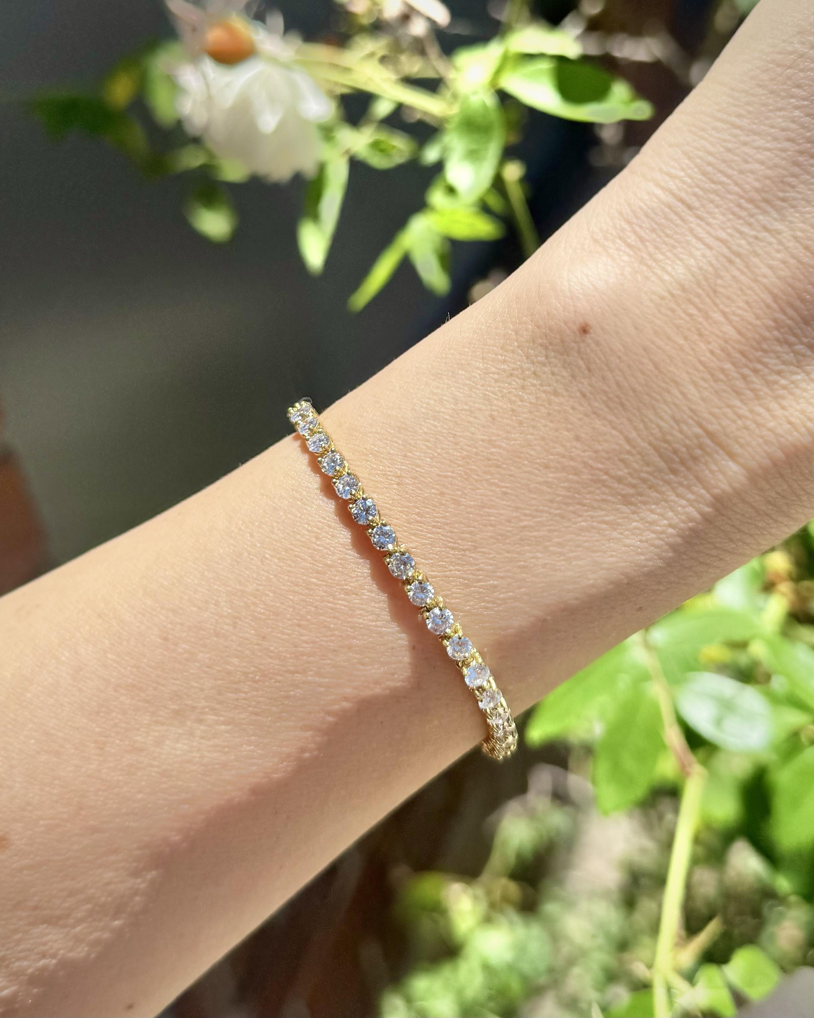 Vintage 5.75 Ctw. Round Brilliant Cut Diamond Line Tennis Bracelet