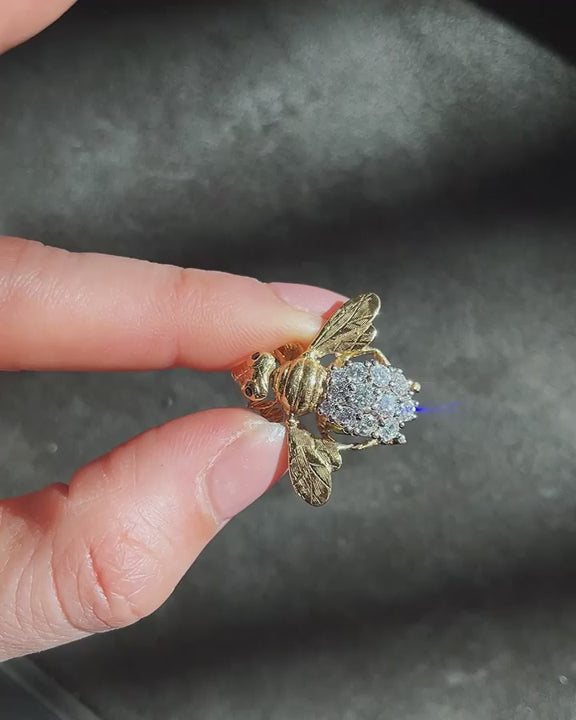 Vintage 1.06 Ctw. Diamond Bee Brooch