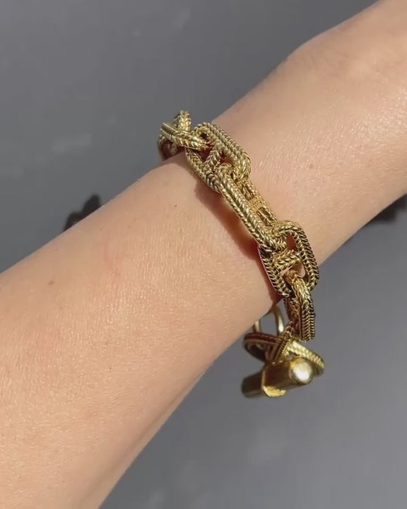 Vintage Woven-Textured Anchor Link Gold Chain Bracelet with a T-Bar